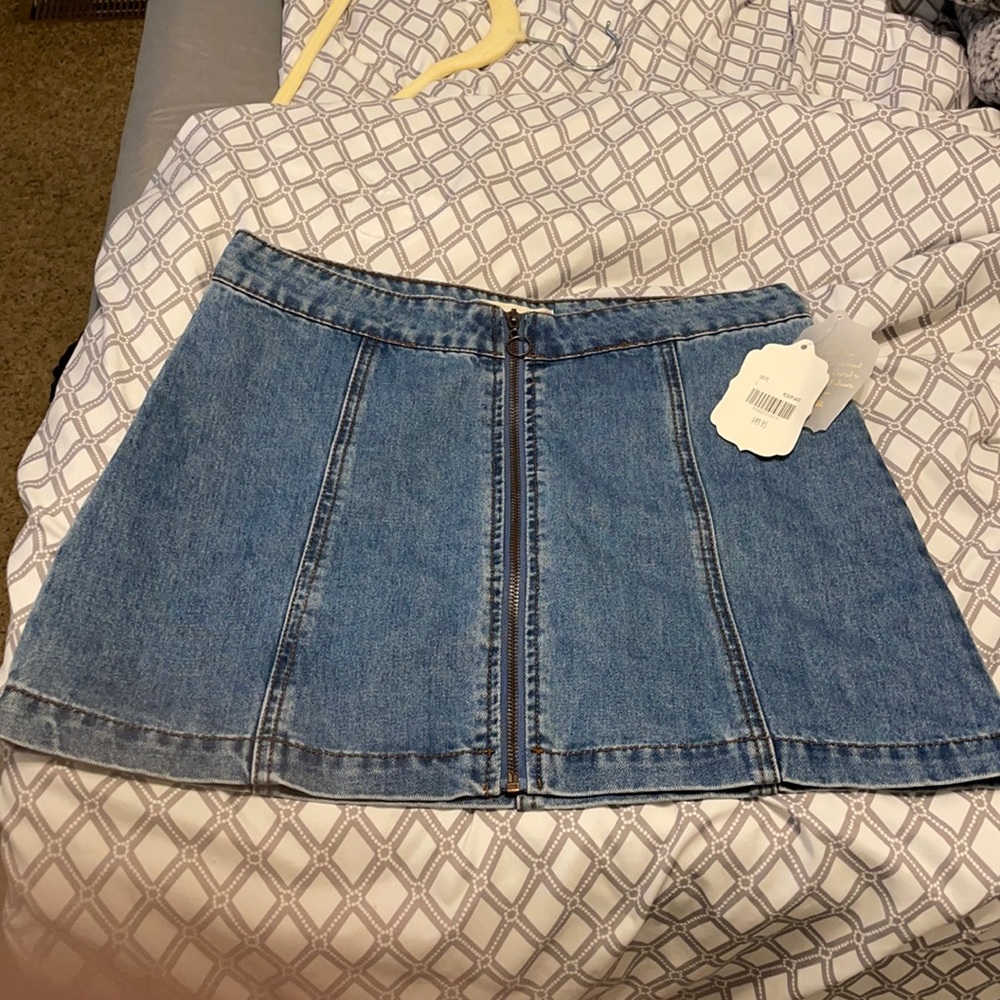 Jean skirt with front zipper